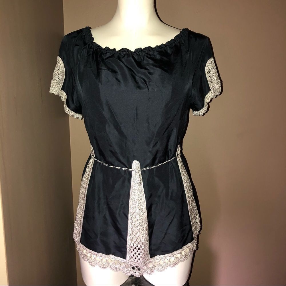 BCBGMAXAZRIA Pheasant Blouse 100% silk